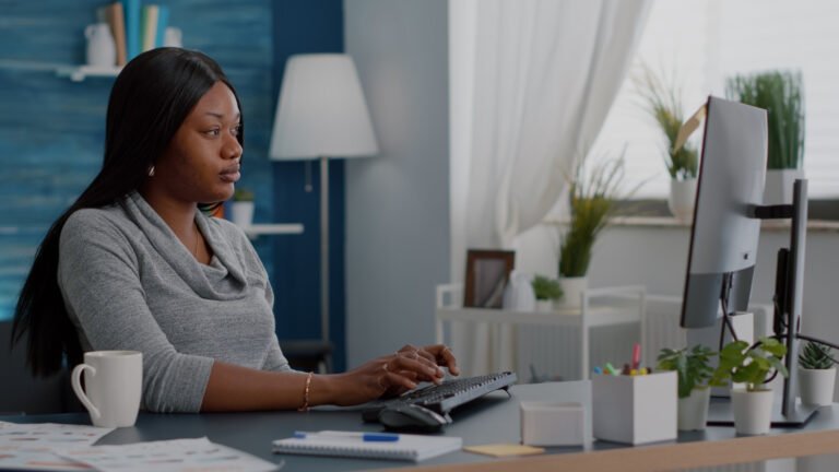 Freelance Jobs That Pay Weekly in 2026: Earn Fast with These High-Paying Opportunities